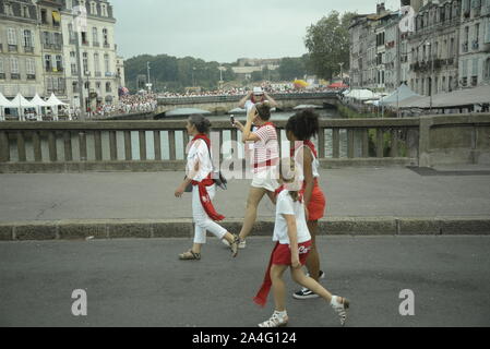 Feierlichkeiten in Südwestfrankreich, pasakdek Stockfoto