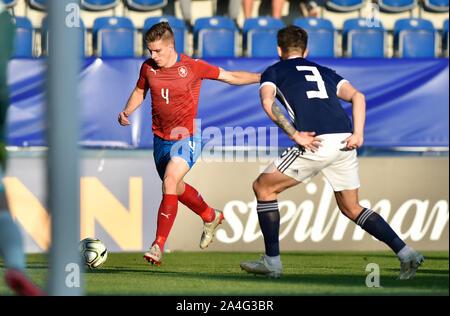 Uherske Hradiste, Tschechien. 14 Okt, 2019. Ab in Aktion während der U-21-Fußball 4. Gruppe nähere Bestimmung der Tschechischen Republik vs Schottland in Uherske Hradiste, Tschechien, 14. Oktober 2019. Credit: Dalibor Gluck/CTK Photo/Alamy leben Nachrichten Stockfoto