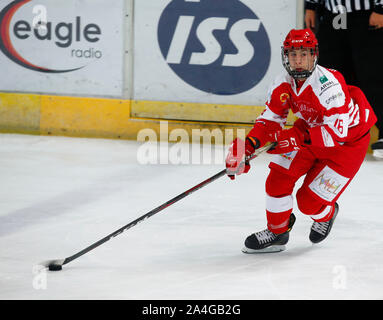 GUILDFORD, England. 13. Oktober: Jay Warren von Swindon Wildkatzen während National Ice Hockey League zwischen Guildford Phoenix und Swindon Wildkatzen 2 an Stockfoto