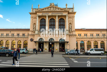 Malerische Gebäude der Hauptbahnhof im Stadtzentrum von Zagreb, Kroatien Stockfoto