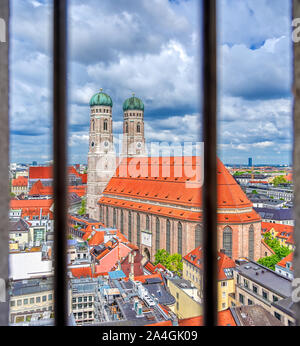 Die Frauenkirche, oder die Kathedrale Unserer Lieben Frau) in München, Bayern, Deutschland. Stockfoto