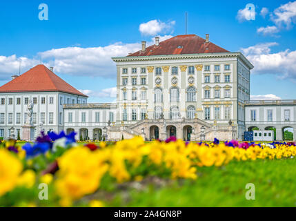 München, Deutschland - 13. Mai 2019 - Das Schloß Nymphenburg, Schloss Nymphenburg, ist ein Barockschloss in München, Bayern, Süddeutschland. Stockfoto