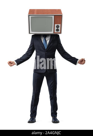 Eine isolierte Geschäftsmann steht, die Arme und Hände in den Fäusten beim Tragen eines retro-TV-Box auf seinem Kopf. Stockfoto