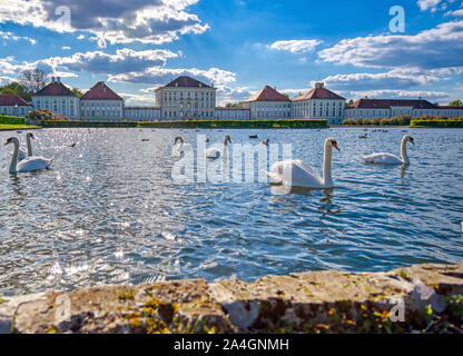 München, Deutschland - 13. Mai 2019 - Das Schloß Nymphenburg, Schloss Nymphenburg, ist ein Barockschloss in München, Bayern, Süddeutschland. Stockfoto