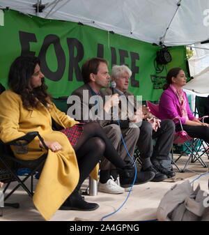 Rupert Reed und StanleyJohnston Adresse auslöschung Rebellion Protest, der Trafalgar Square, London. Großbritannien Stockfoto