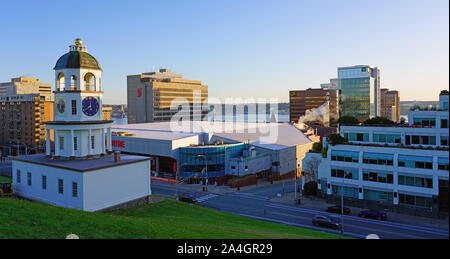 HALIFAX, Kanada - 6 Oct 2019 - Blick auf die Altstadt (Zitadelle Clock Tower) im Halifax Citadel, eine National Historic Site in der Hauptstadt des C Stockfoto