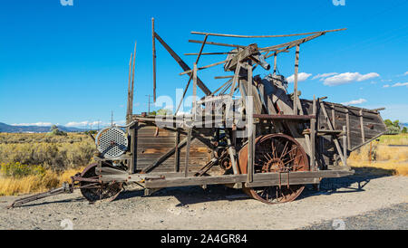 Kalifornien, Tulelake Nähe, Harris 18 'Giant Harvester errichtet 1920 in Stockton, Ca. Hanchen Gerste geerntet in den Klamath Basin. Stockfoto