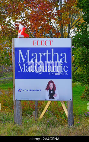 NOVA SCOTIA, Kanada - 6 Oct 2019 - Blick auf politische Zeichen Werbung Kandidaten für den kanadischen Bundestagswahl am 21. Oktober 2019 zu nehmen. Stockfoto