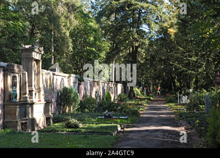 Denkmäler und Grabsteine auf dem Hauptfriedhof in Frankfurt am Main Deutschland Stockfoto