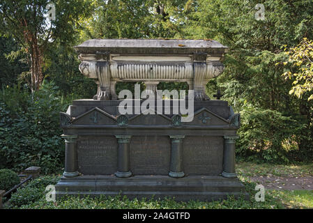 Denkmäler und Grabsteine auf dem Hauptfriedhof in Frankfurt am Main Deutschland Stockfoto