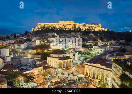 Monastiraki Platz mit der Akropolis von Athen im Hintergrund, Griechenland Stockfoto