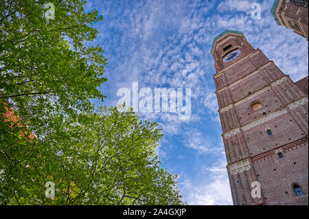 Die Frauenkirche, oder die Kathedrale Unserer Lieben Frau) in München, Bayern, Deutschland. Stockfoto