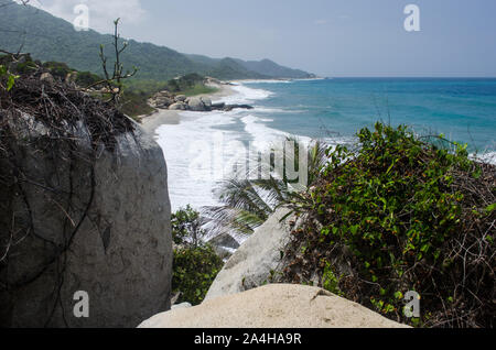 Landschaft in den Tayrona Nationalpark, einem geschützten Bereich in Magdalena Abteilung auf der karibischen Seite von Kolumbien entfernt Stockfoto