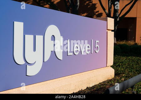 Lyft Level 5-Schild in der Nähe Engineering Center und Selbstfahrer Abteilung der Firma ridesharing Lyft Inc im Silicon Valley Stockfoto