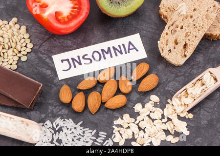 Natürliche Lebensmittel, Melatonin und Tryptophan. Das beste Essen für Probleme mit Schlaf Stockfoto