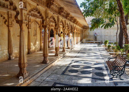 Udaipur, Indien - 17. Februar 2019: Innenhof der City Palace in Udaipur Rajasthan Stockfoto