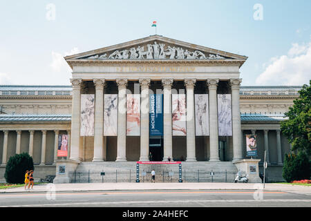 Budapest, Ungarn - 27. Juni 2019: Museum der bildenden Künste (Szepmuveszeti Muzeum) Stockfoto