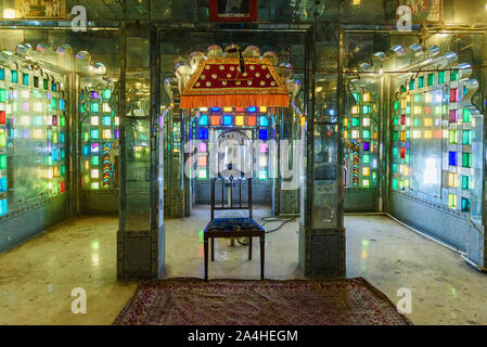 Udaipur, Indien - 17. Februar 2019: Interieur der Zimmer im City Palace in Udaipur. Rajasthan Stockfoto