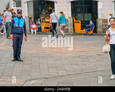 Quito, Ecuador, 29. September 2019: Polizei bewacht die Altstadt von Quito, Ecuador. Stockfoto