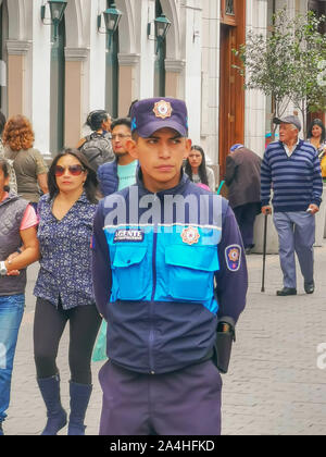 Quito, Ecuador, 29. September 2019: Polizei bewacht die Altstadt von Quito, Ecuador. Stockfoto