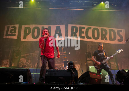 Madrid, Spanien. 12 Okt, 2019. Evaristo Paramos, Leiter von La Polla Records Group führt während ihrer 40-jährigen Musik tour Messe in Madrid. Credit: SOPA Images Limited/Alamy leben Nachrichten Stockfoto
