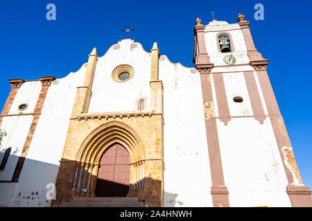 Fassade von Silves Kathedrale (Sé Catedral de Silves) der größte gotische Denkmal zu sein, in der Region der Algarve, Portugal Stockfoto