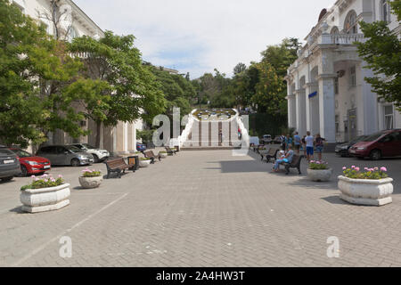 Sewastopol, Krim, Russland - Juli 24, 2019: Sinop Treppen in der Stadt Sewastopol, Krim Stockfoto