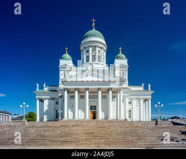 Die berühmte Kirche von Helsinki und Finnland im Allgemeinen Hesinki Türme der Kathedrale in der östlichen Flanke der Innenstadt. Stockfoto