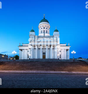 Die berühmte Kirche von Helsinki und Finnland im Allgemeinen Hesinki Türme der Kathedrale in der östlichen Flanke der Innenstadt. Stockfoto