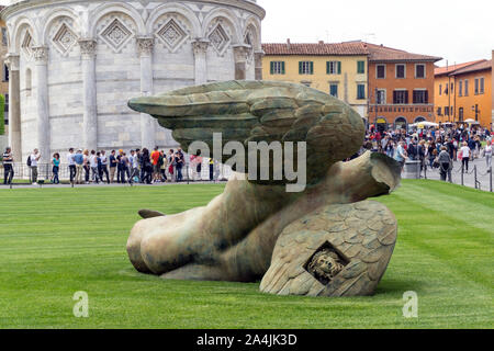 Italien, Toskana, Pisa, Skulptur in Piazza dei Miracoli Stockfoto