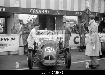 1951 Killeen-MG, D. Pitt in Gruben in Silverstone während der britischen GP treffen. Stockfoto