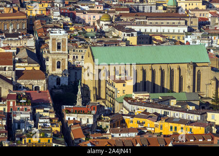 Italien, Kampanien, Neapel, Basilika Santa Chiara gesehen vom Castel Sant'Elmo Stockfoto