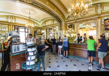 Italien, Kampanien, Neapel, Gambrinus Cafe Stockfoto