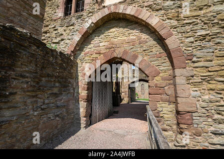 Ludlow Castle, Shropshire, England. Eingang neben dem großen Turm. Stockfoto
