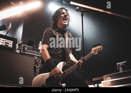 FABRIQUE, Milano, Italien - 2019/10/14: John CALABRESE der kanadischen Band Danko Jones live auf der Bühne Fabrique, Öffnung für Volbeat Stockfoto