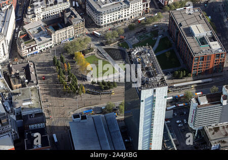 Luftaufnahme von Piccadilly Gardens in Manchester. Stockfoto