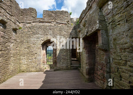 Ludlow Castle, Shropshire, England. Eine schöne mittelalterliche Burg, die eine Touristenattraktion in der Stadt Ludlow ist. Stockfoto