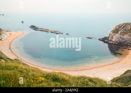 Mann des Krieges Bucht, Strand in der Nähe von Durdle Door, Dorset, England, UK, Jurassic Coast. Stockfoto