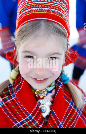 Portrait von laplander Mädchen. Lapp/Lappen/Laplander/Laplanders/Lapplander/Lapplanders/Sami/Gleichen in Kautokeino, Lappland/Lappland Stockfoto