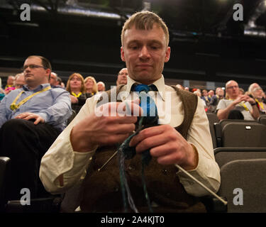 Aberdeen, Großbritannien. 15 Okt, 2019. Aberdeen, 15. Oktober 2019. Im Bild: die Delegierten, bei Scottish National Party (SNP) Nationale Konferenz gesehen, bei der Veranstaltung komplexe Aberdeen (teca). Credit: Colin Fisher/Alamy leben Nachrichten Stockfoto