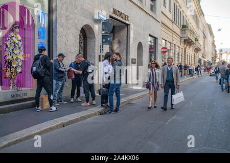 Mailand, Italien - 21 September 2019: Montenapoleone Straße in Mailand. Fashion Week shopping Stockfoto
