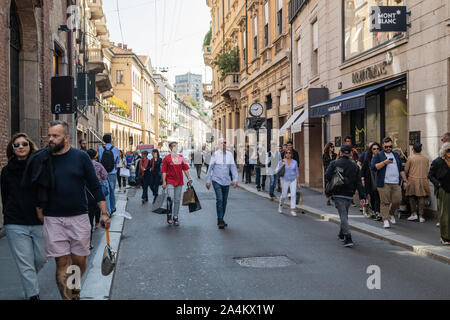Mailand, Italien - 21 September 2019: Montenapoleone Straße in Mailand. Fashion Week shopping Stockfoto