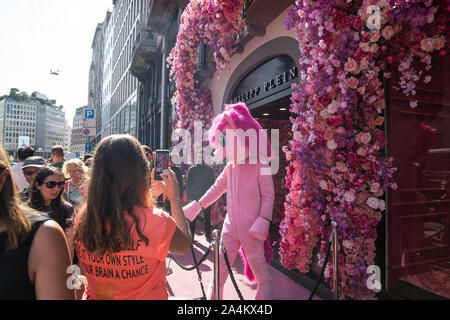 Mailand, Italien - 21 September 2019: Philipp Plein Store in Mailand. Via Montenapoleone. Fashion Week shopping Stockfoto