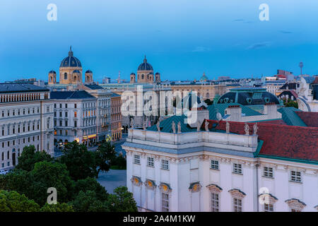 Stadtbild mit abendlichen Skyline in Wien in Österreich Stockfoto