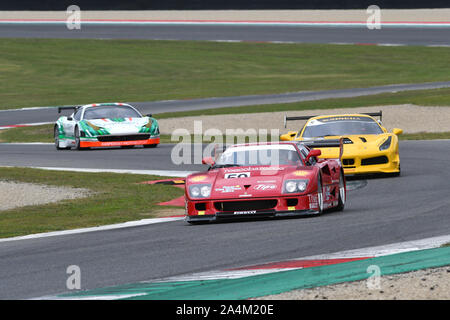 MUGELLO, IT, Oktober 2017: Vintage Ferrari F40 GT in Aktion an der Mugello während Finali Mondiali Ferrari 2017. Italien. Stockfoto