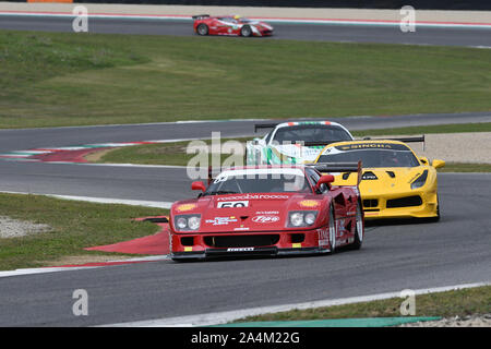 MUGELLO, IT, Oktober 2017: Vintage Ferrari F40 GT in Aktion an der Mugello während Finali Mondiali Ferrari 2017. Italien. Stockfoto