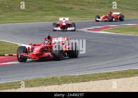 MUGELLO, IT, Oktober 2017: moderne Ära Ferrari F1 F2008 in Aktion in Mugello in Italien während Finali Mondiali Ferrari 2017. Italien. Stockfoto