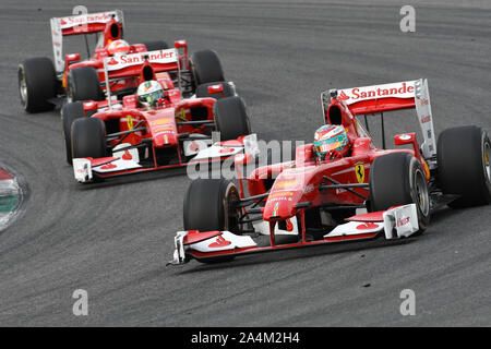 MUGELLO, IT, Oktober 2017: Moderne Ferrari Formel 1 von Giancarlo Fisichella, Andrea Bertolini und Davide Rigon in Mugello Circuit angetrieben Stockfoto