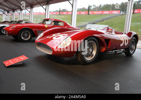 MUGELLO, IT, Oktober 2017: Vintage Ferrari 500 TRC 1957 in Paddock Show von Ferrari Jubiläum 1947-2017 in Mugello. Stockfoto