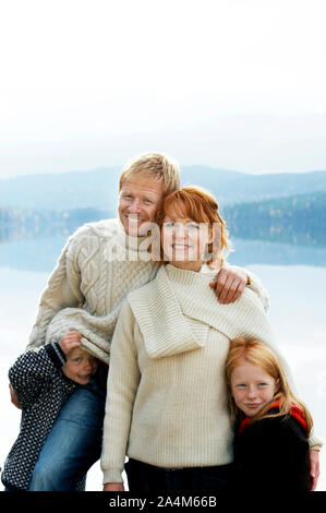 Familie Spaß outdors in Norwegen Stockfoto